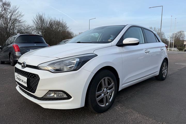 Hvid Hyundai i20 fra 2015