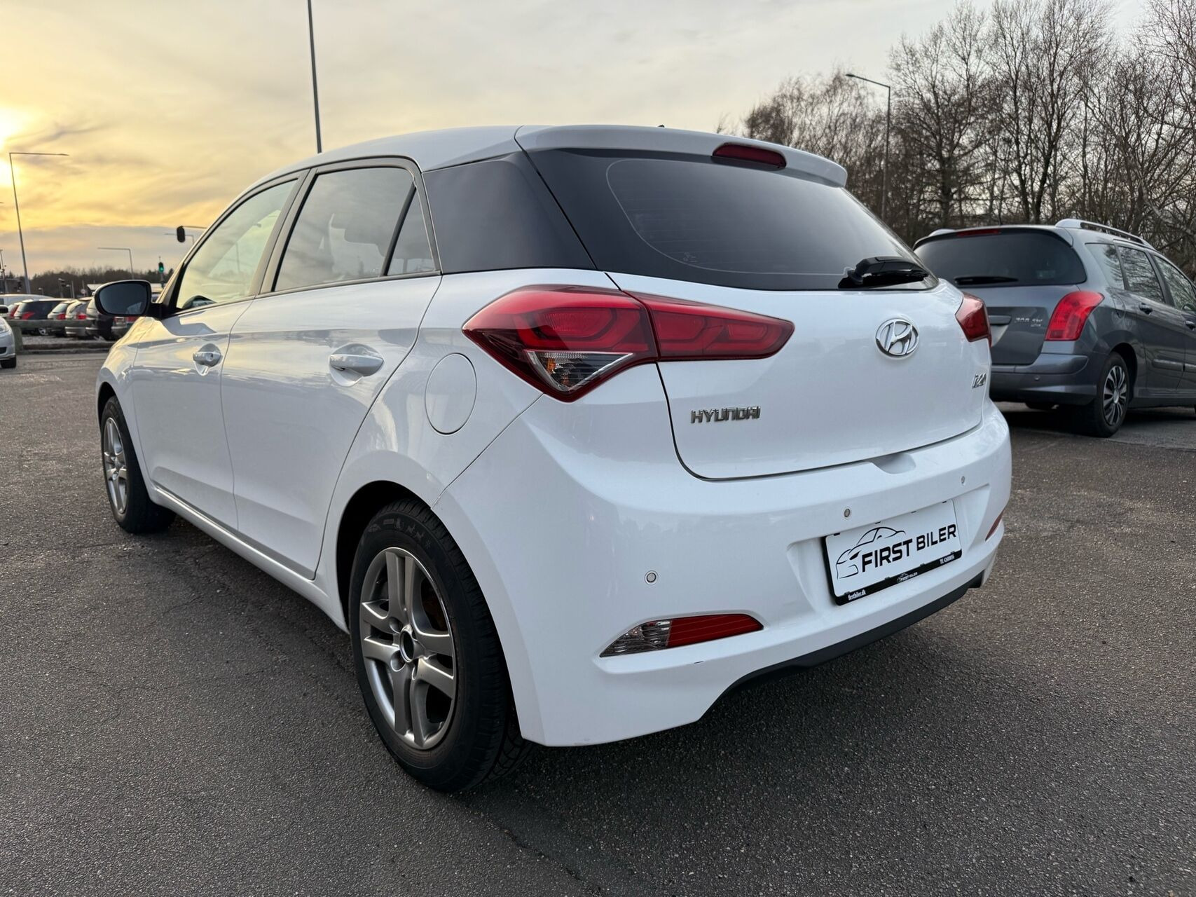 Hvid Hyundai i20 fra 2015