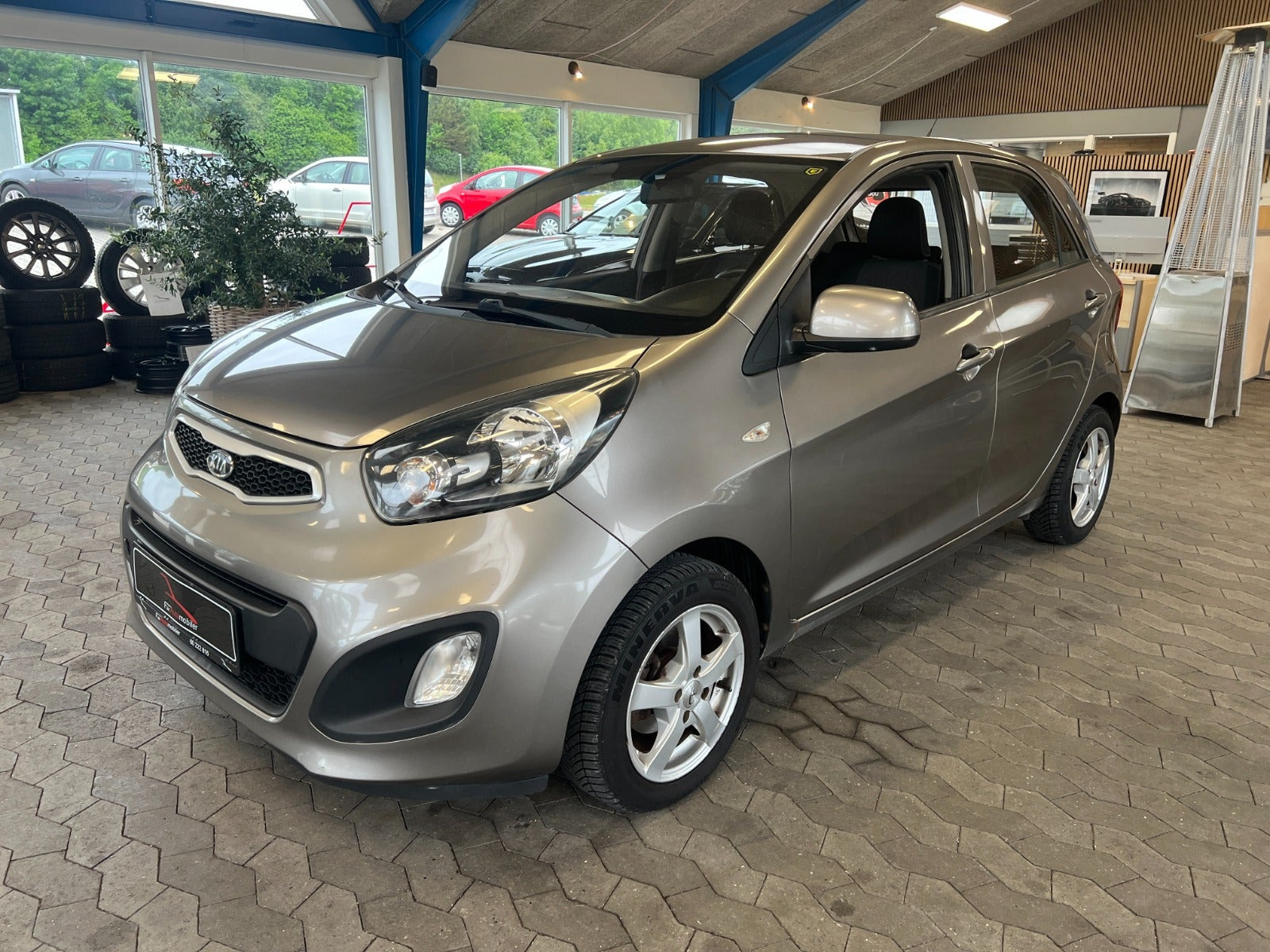 Beige Kia Picanto fra 2011