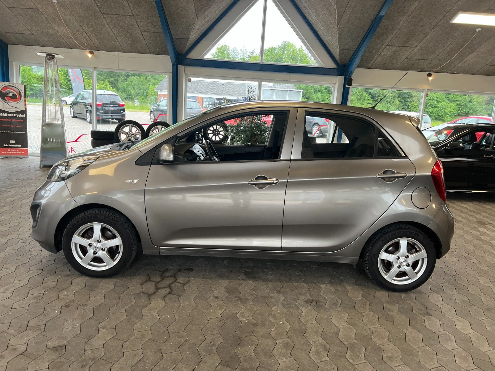 Beige Kia Picanto fra 2011