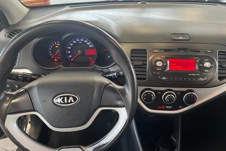Beige Kia Picanto fra 2011
