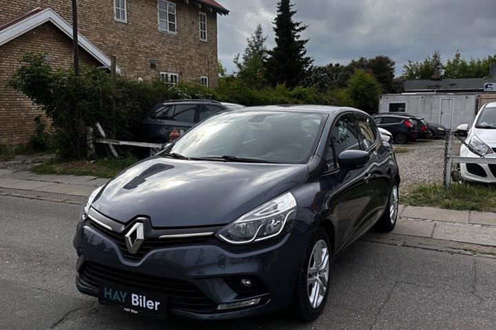 Grå Renault Clio IV fra 2017