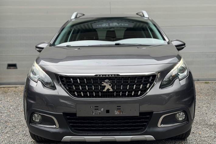 Grå Peugeot 2008 fra 2016
