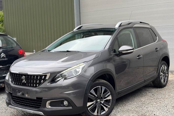 Grå Peugeot 2008 fra 2016