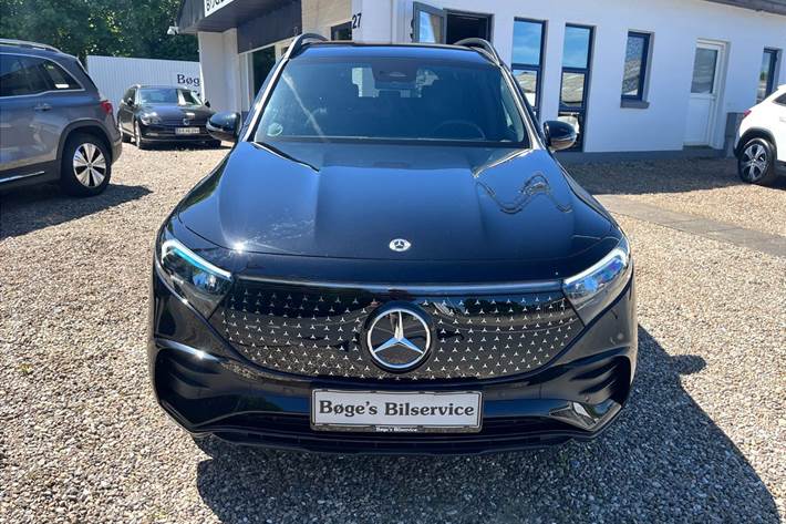 Sort Mercedes EQB 250+ fra 2025