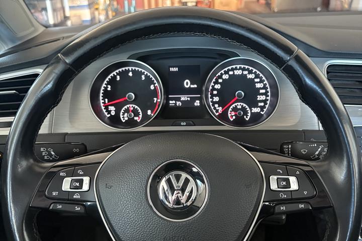Sort VW Golf VII fra 2014