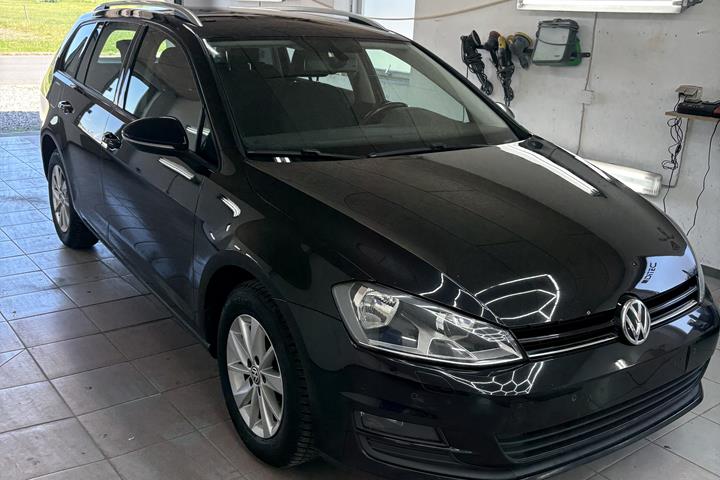 Sort VW Golf VII fra 2014