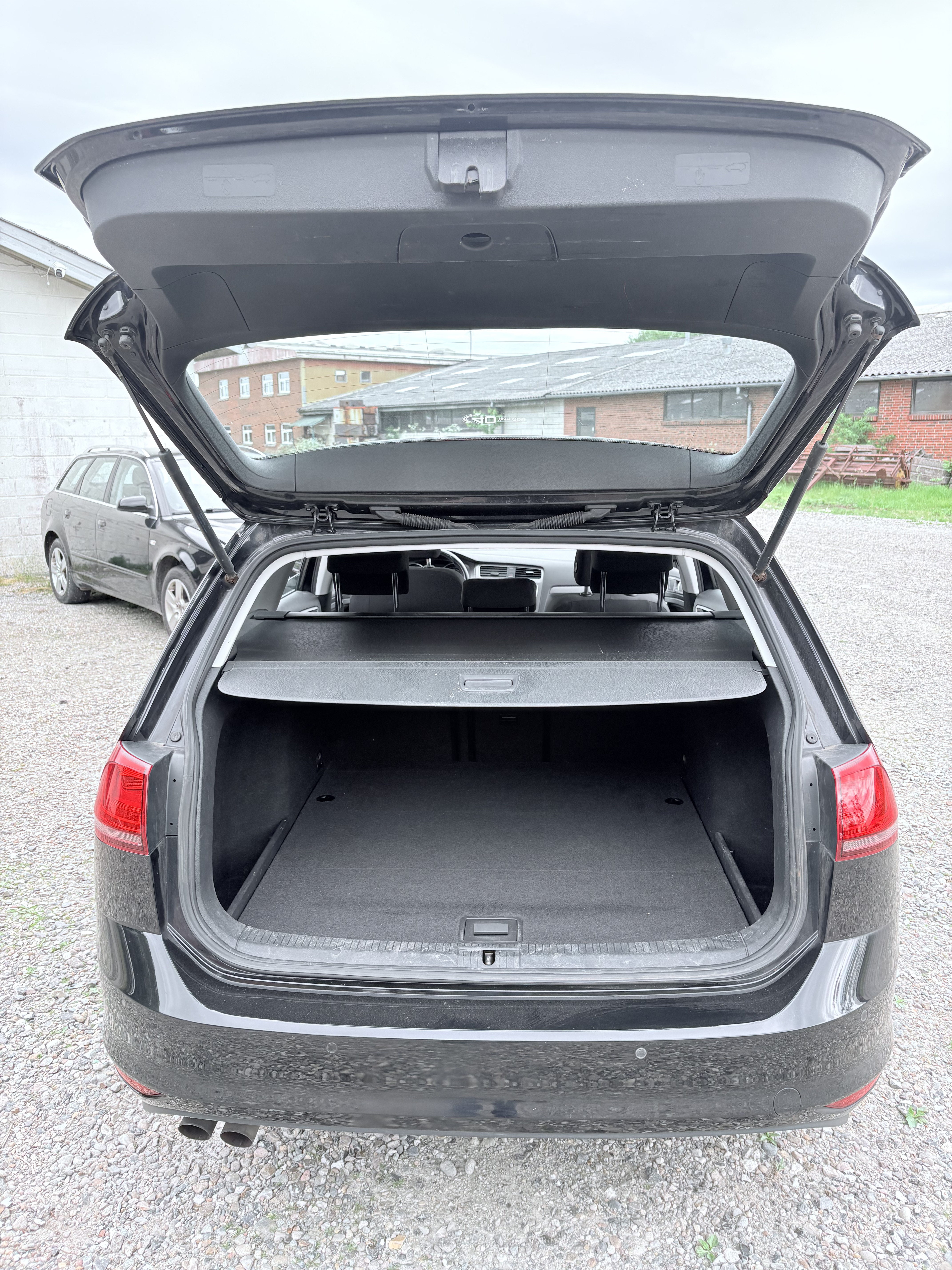 Sort VW Golf VII fra 2014