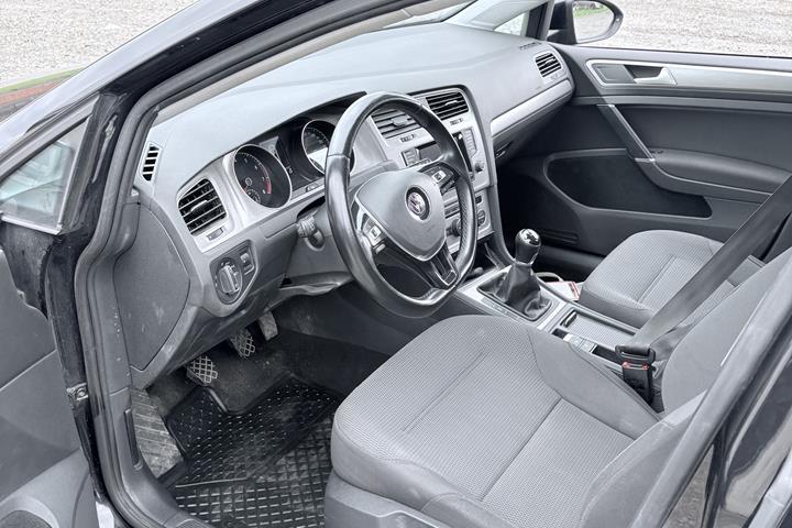 Sort VW Golf VII fra 2014