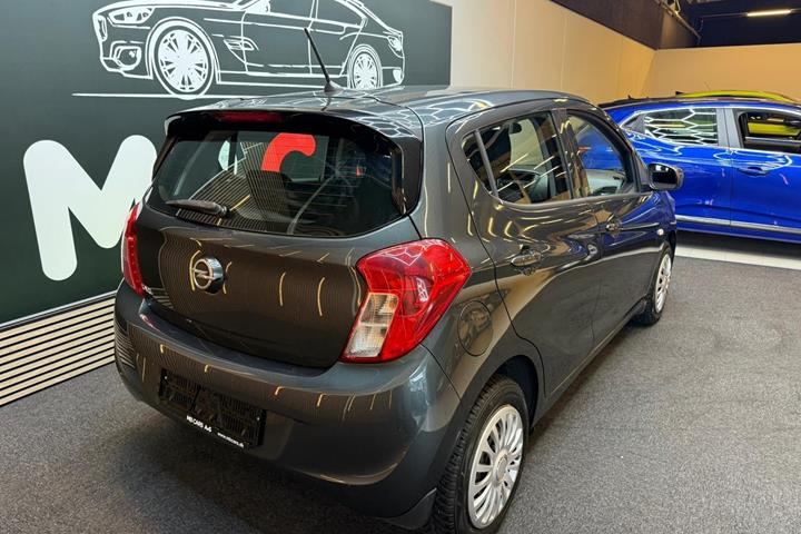 Grå Opel Karl fra 2017