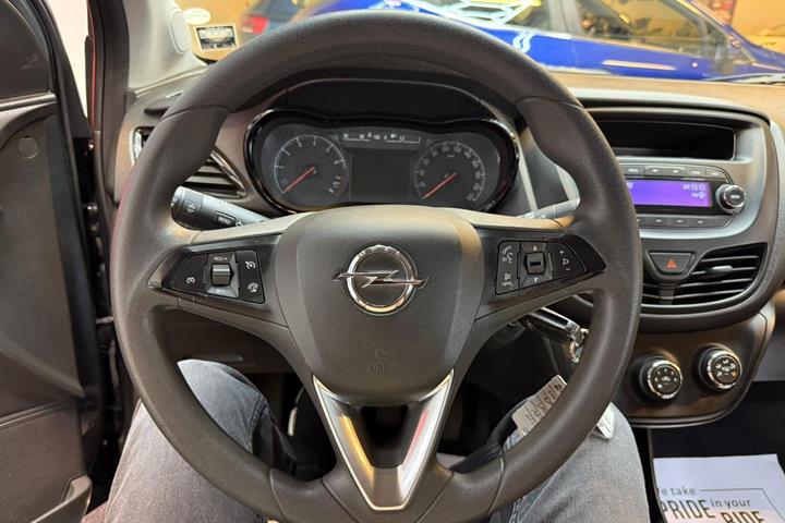 Grå Opel Karl fra 2017