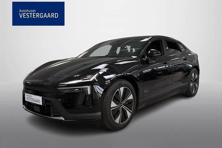 Sort Polestar 4 fra 2026 set udefra