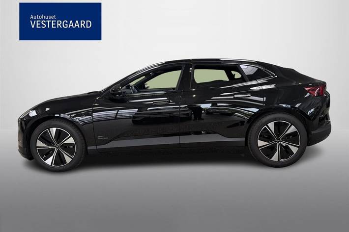 Sort Polestar 4 fra 2026