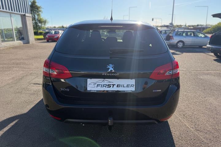 Sort Peugeot 308 fra 2016