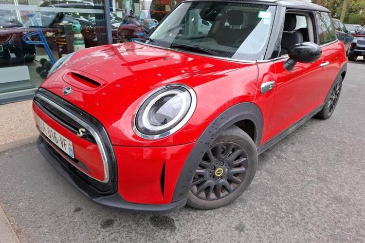Rød Mini Cooper SE fra 2023