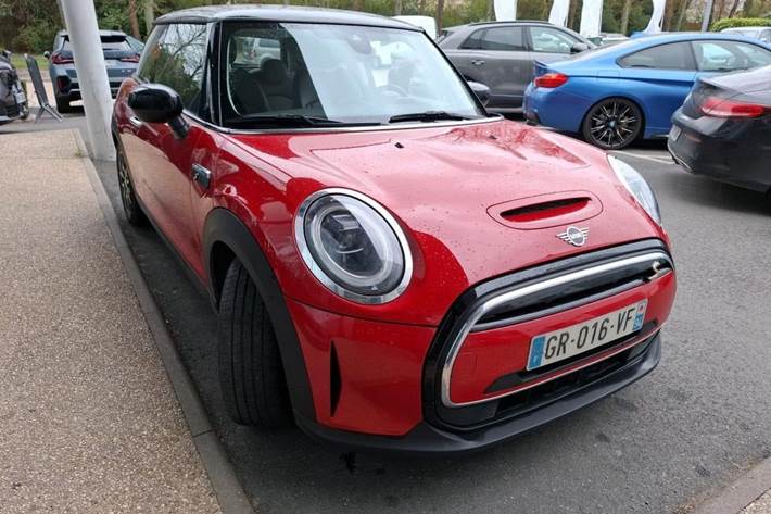 Rød Mini Cooper SE fra 2023