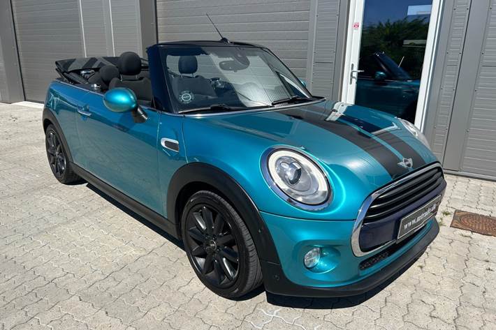 Blå Mini Cooper fra 2016
