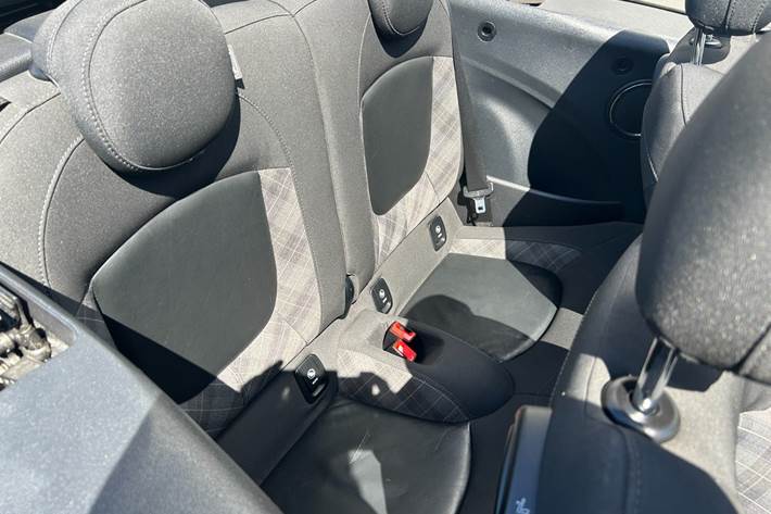 Blå Mini Cooper fra 2016