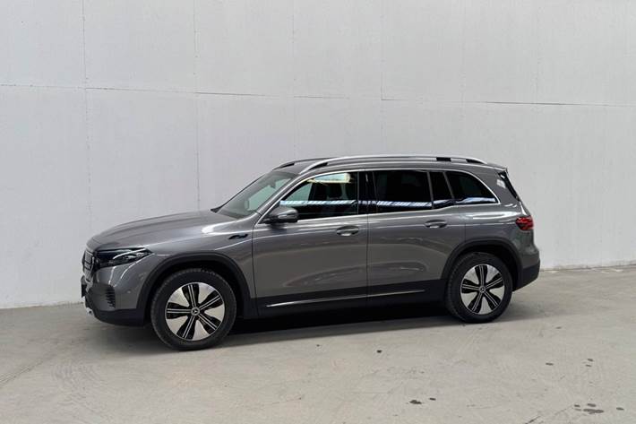 Grå Mercedes EQB250 fra 2023