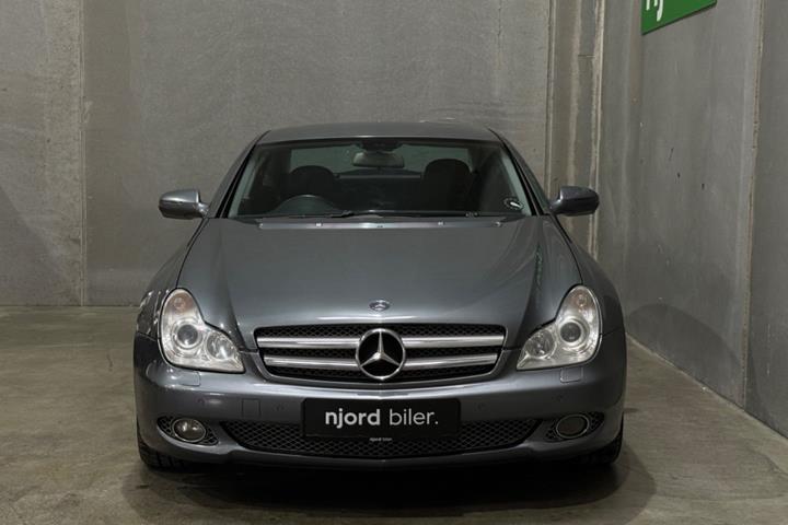 undefined Mercedes CLS320 fra 2008 set udefra