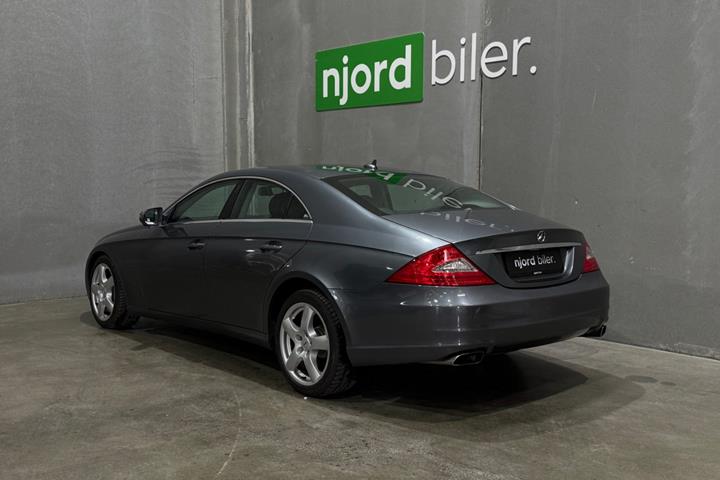 undefined Mercedes CLS320 fra 2008 set udefra