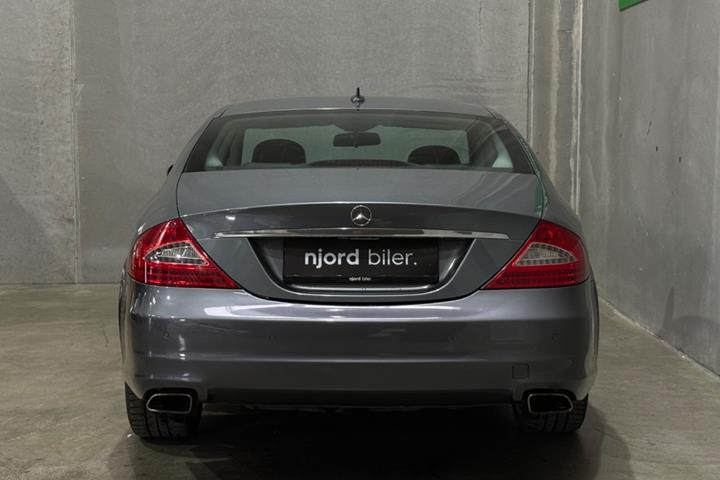 undefined Mercedes CLS320 fra 2008 set udefra