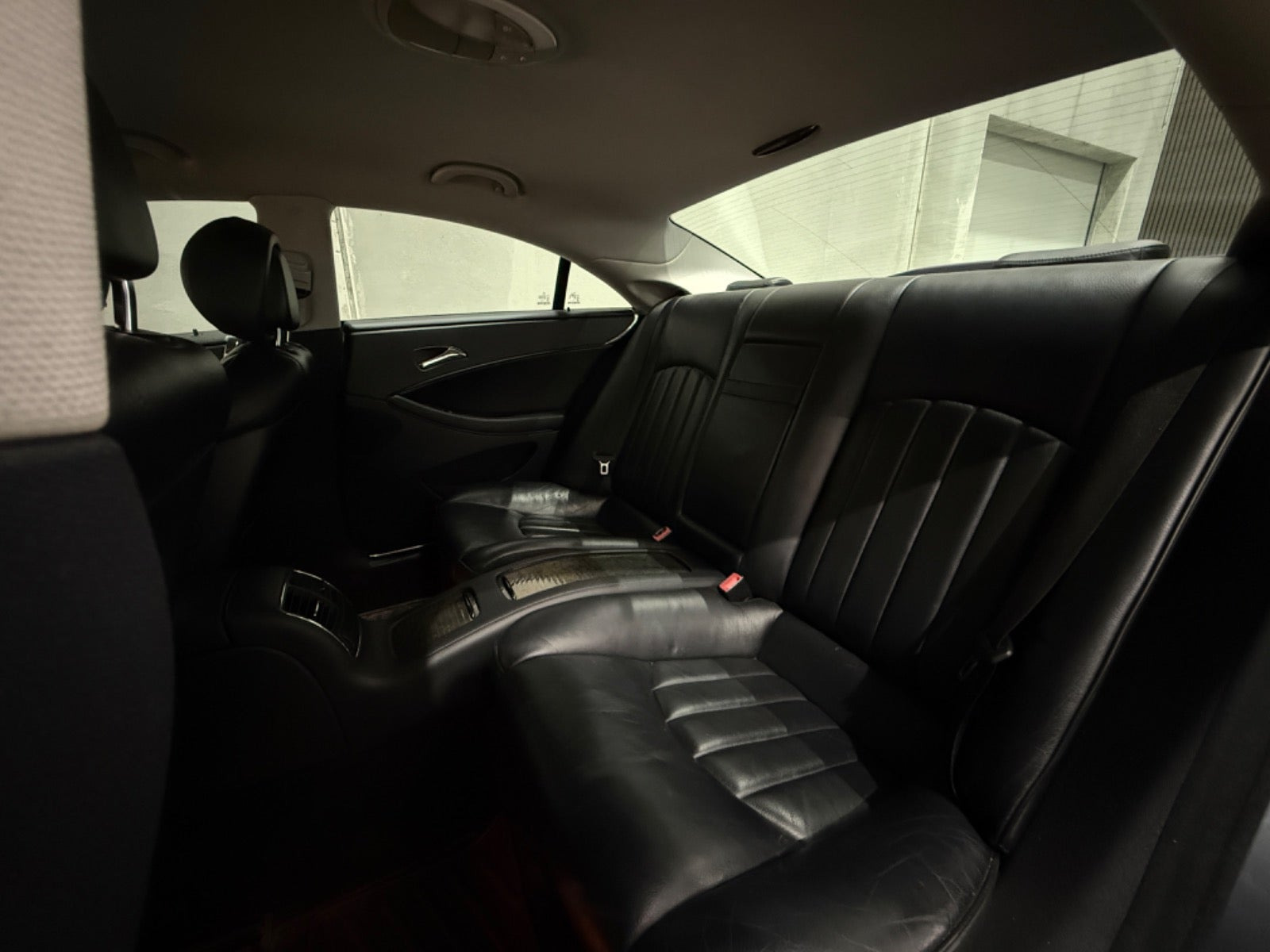 undefined Mercedes CLS320 fra 2008 set indefra