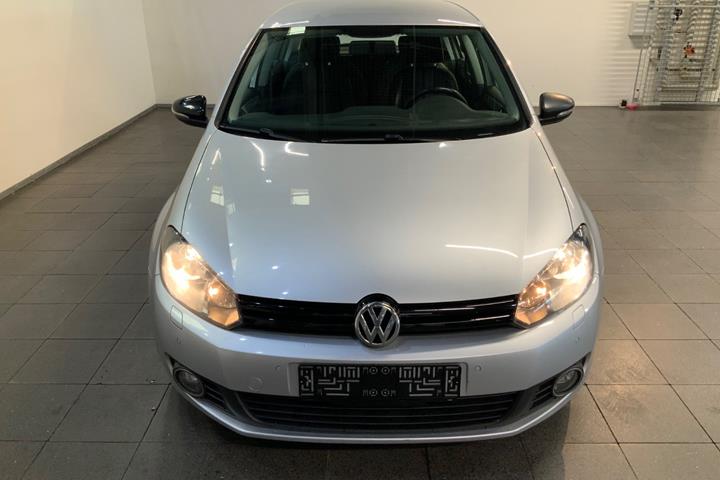 Sølv VW Golf VI fra 2012