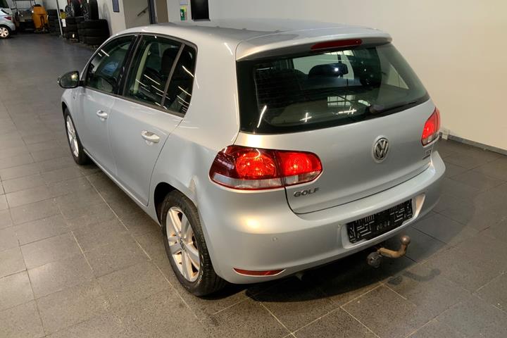 Sølv VW Golf VI fra 2012