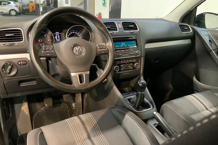Sølv VW Golf VI fra 2012