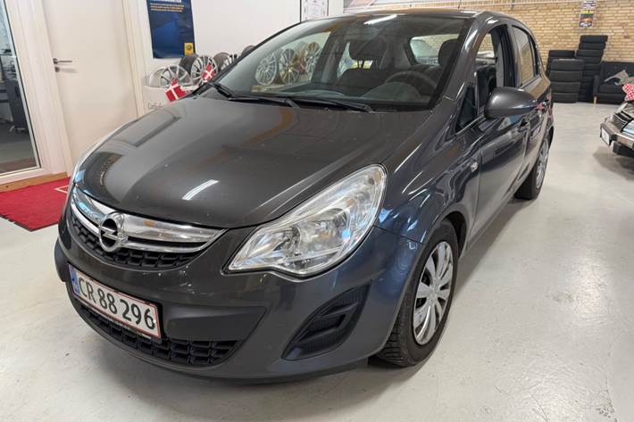 Grøn Opel Corsa fra 2013