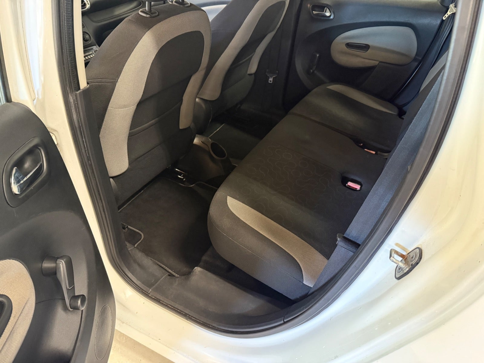 Hvid Citroën C3 Picasso fra 2009