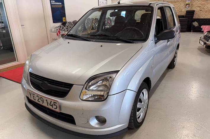 Sølv Suzuki Ignis fra 2006