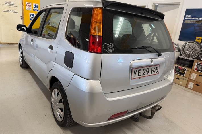 Sølv Suzuki Ignis fra 2006