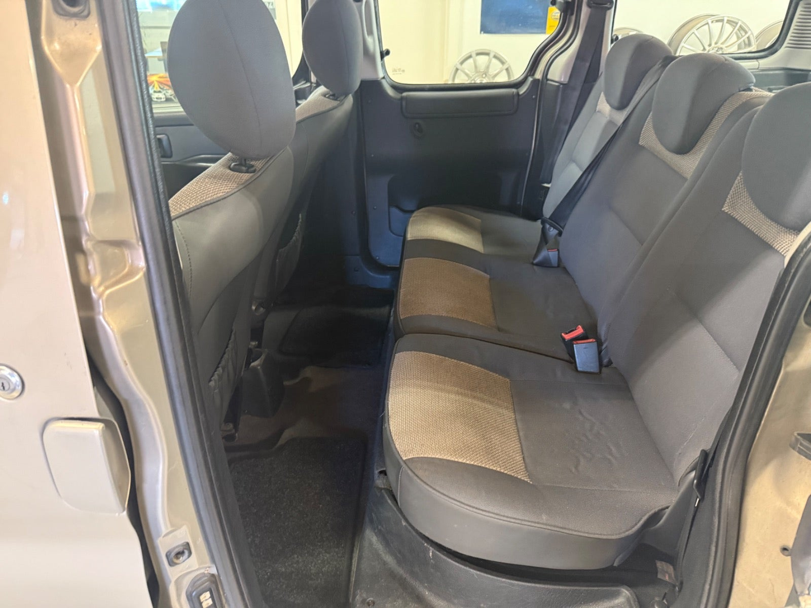 Beige Citroën Berlingo fra 2005