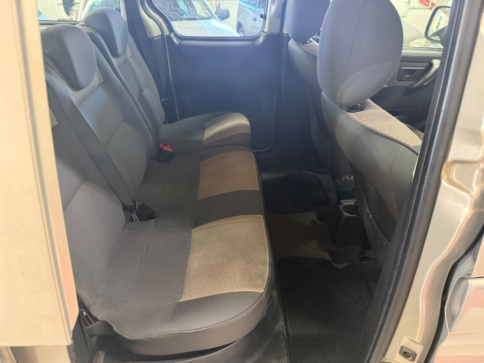 Beige Citroën Berlingo fra 2005