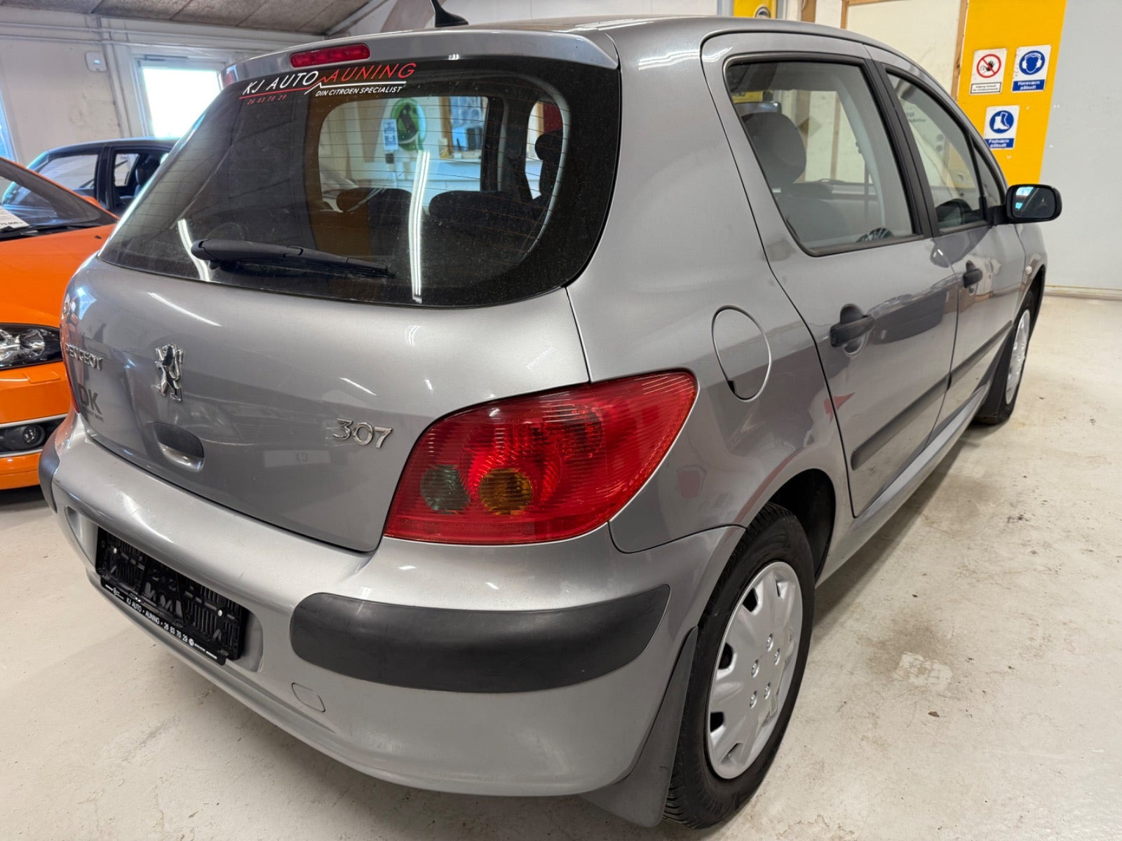 Sølv Peugeot 307 fra 2001