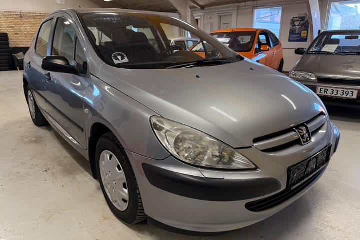 Sølv Peugeot 307 fra 2001