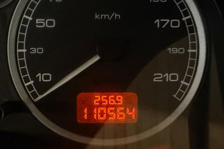 Sølv Peugeot 307 fra 2001
