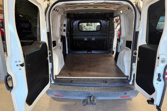 Hvid Fiat Doblò Cargo fra 2012