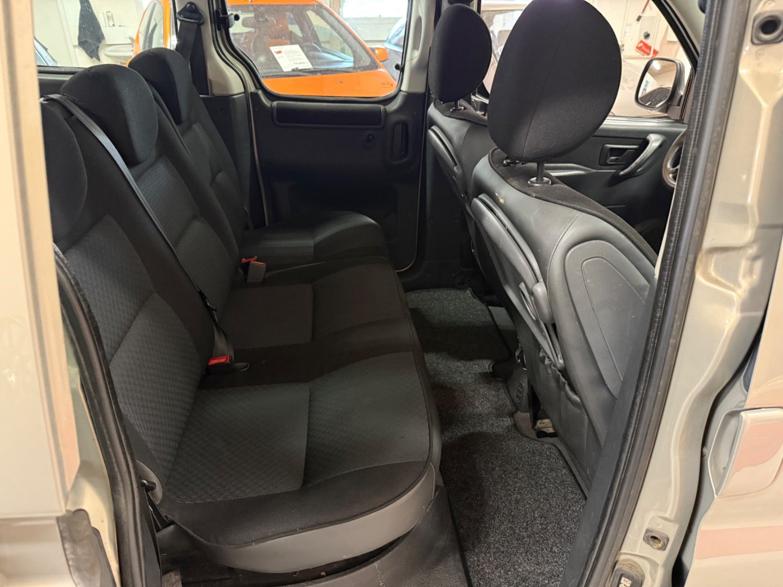 Beige Citroën Berlingo fra 2007