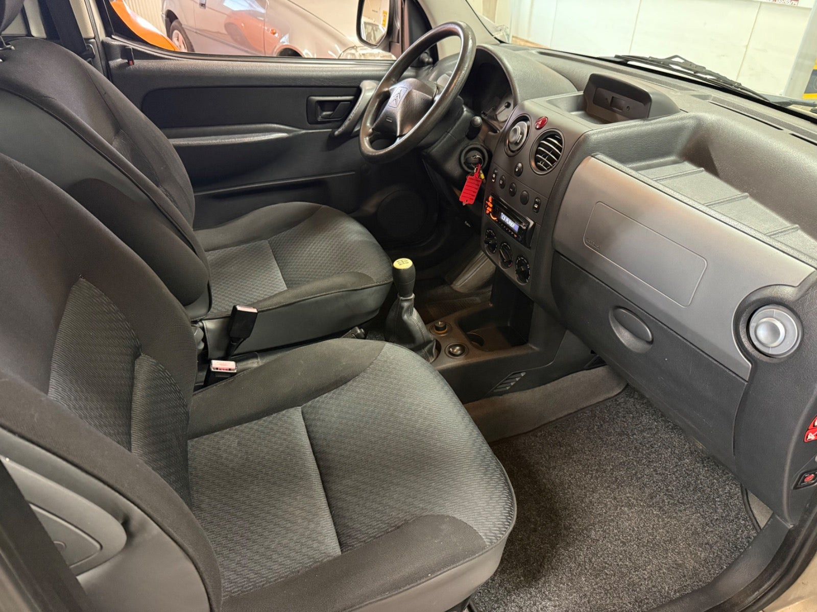 Beige Citroën Berlingo fra 2007