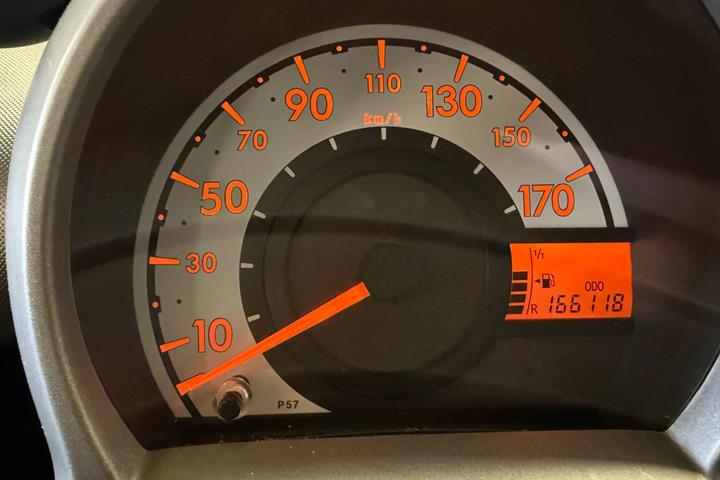 Sort Peugeot 107 fra 2012