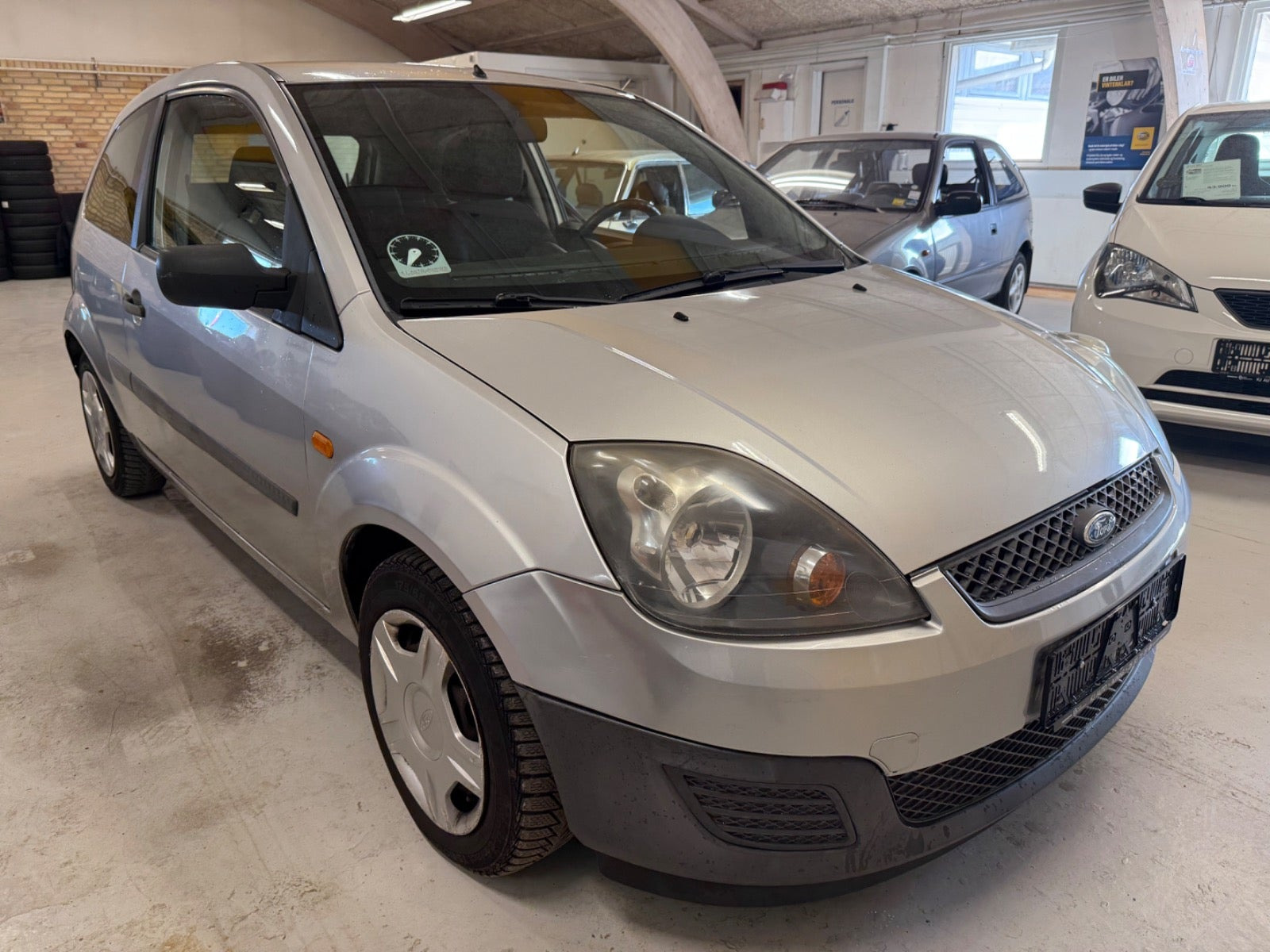 Sølv Ford Fiesta fra 2005