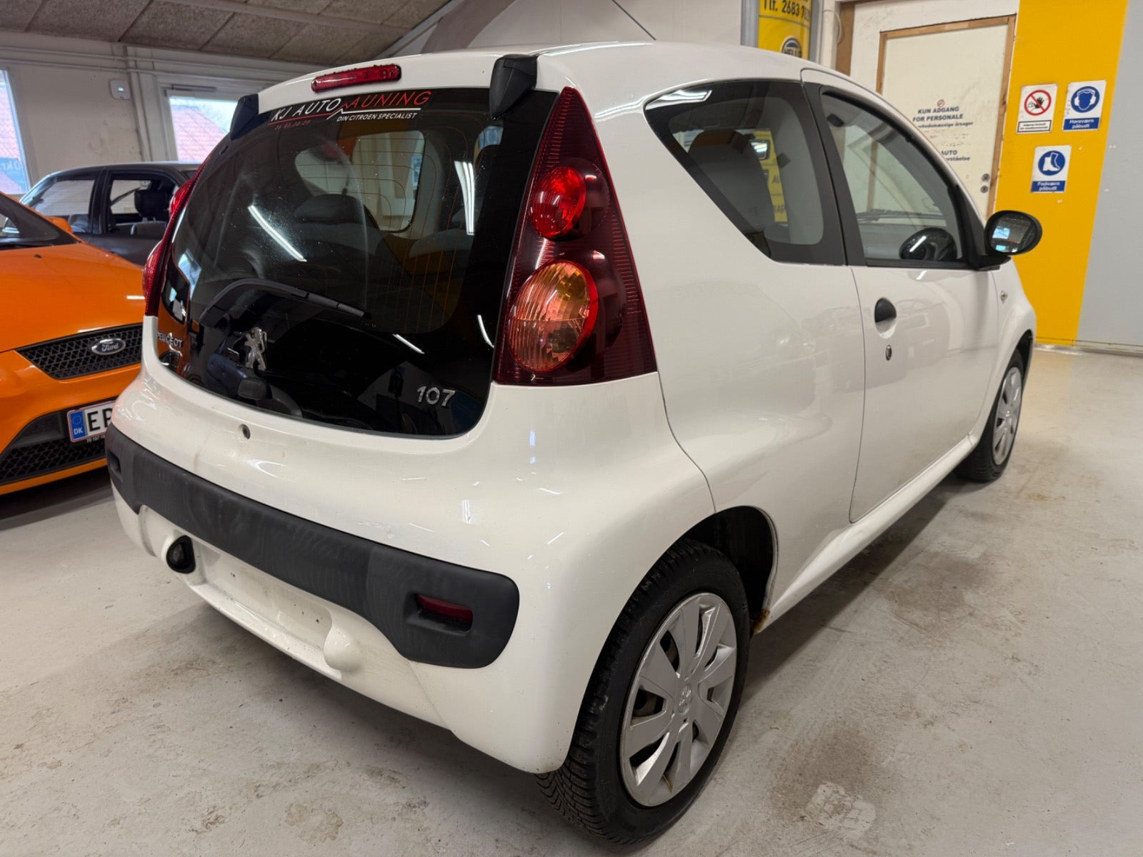 Hvid Peugeot 107 fra 2012