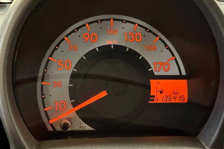Hvid Peugeot 107 fra 2012