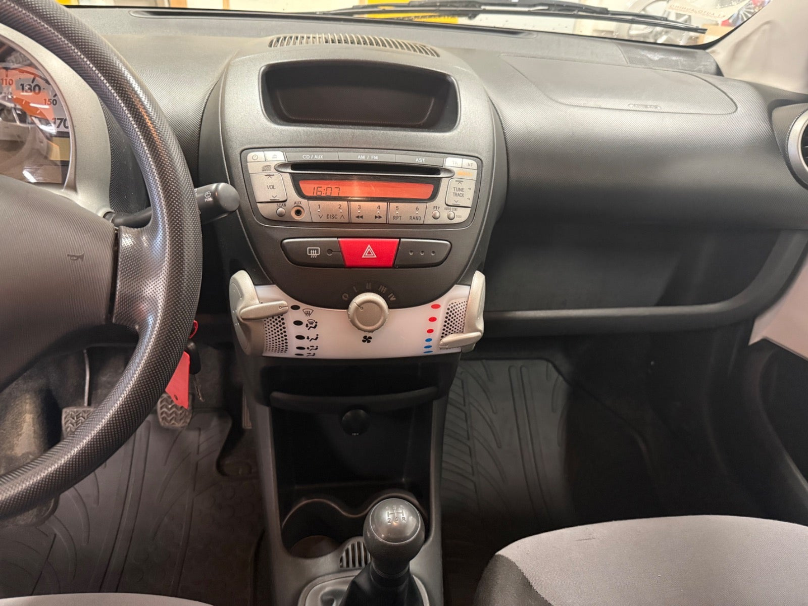 Hvid Peugeot 107 fra 2012