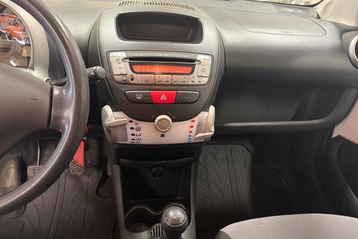 Hvid Peugeot 107 fra 2012