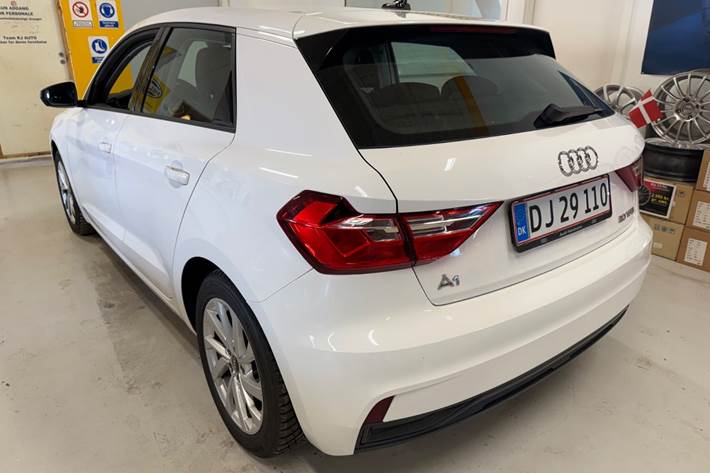 Hvid Audi A1 fra 2022