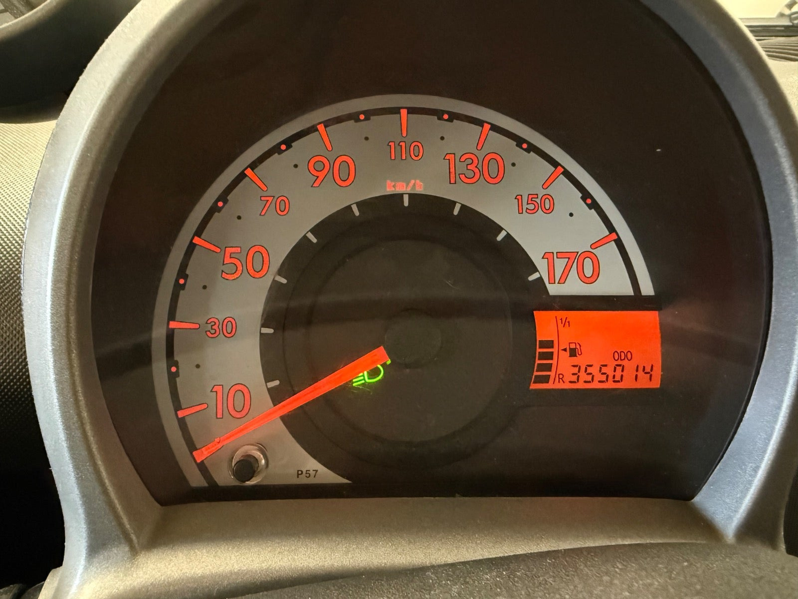 Sølv Toyota Aygo fra 2008